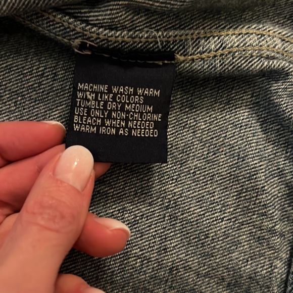 Button down Jean jacket size small - Picture 8 of 10